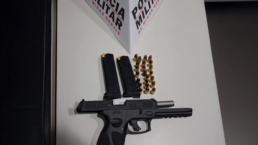 Homem é preso com pistola 9mm carregada e pronta para uso na MG-181, em João Pinheiro