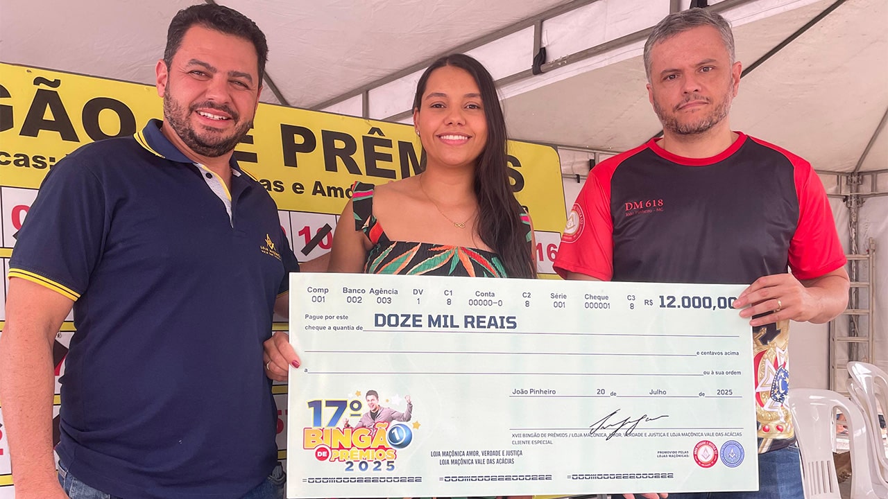 17º Bingão de Prêmios lota o parque de exposições e é sucesso em João Pinheiro; saiba quem são os ganhadores