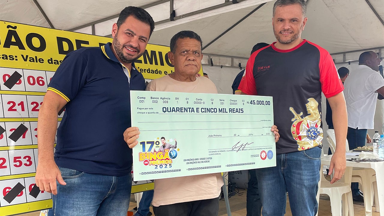 17º Bingão de Prêmios lota o parque de exposições e é sucesso em João Pinheiro; saiba quem são os ganhadores