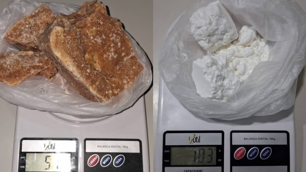 Homem que levava crack e cocaína pra vender em Brasilândia é preso na MG-181 em João Pinheiro
