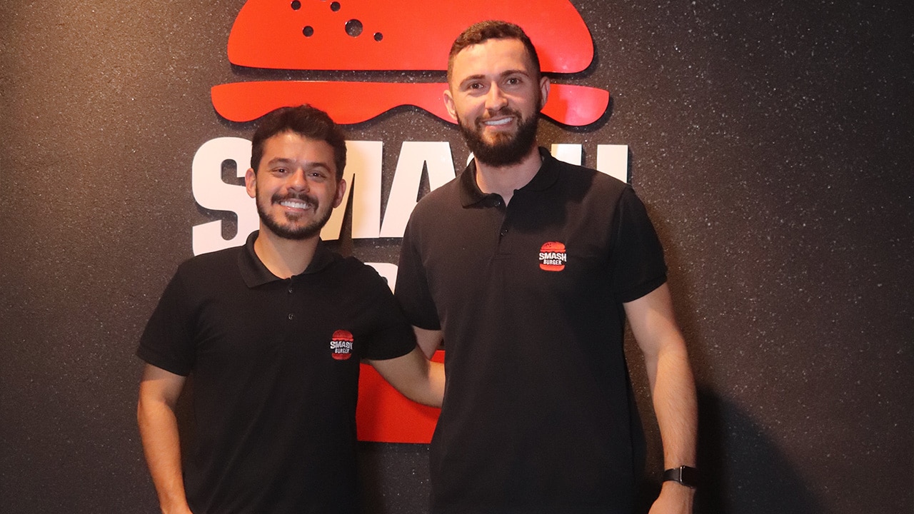 Do sonho à realidade: como a amizade e um sabor único criaram o Smash Burger, a nova paixão de João Pinheiro