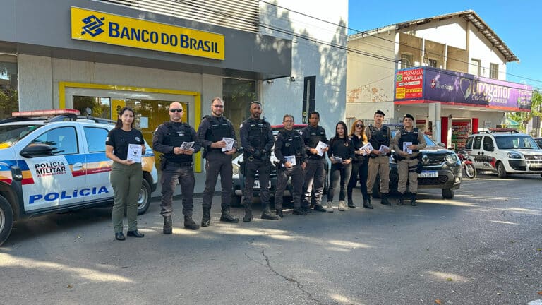 Forças de segurança se unem em blitz educativa do "Agosto Lilás" em João Pinheiro
