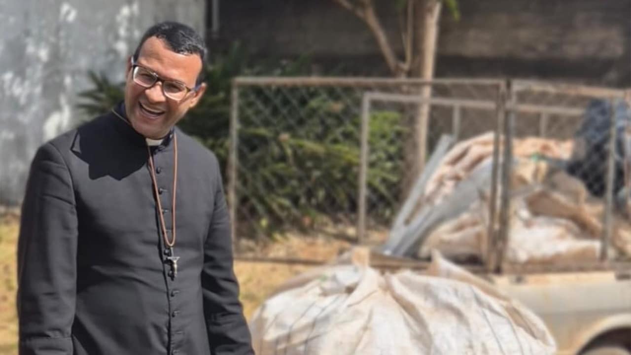História que inspira: conheça o Padre pinheirense que está pedindo doações de latinhas para construir igreja no DF
