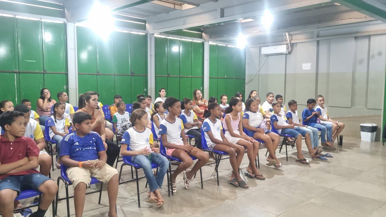 Procon Mirim: projeto ensina direitos do consumidor para mais de 2.400 crianças em nove escolas de João Pinheiro