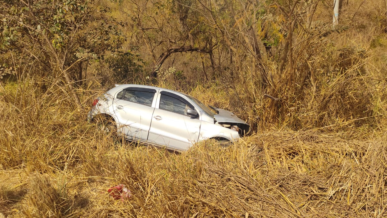 Cinco pessoas, incluindo duas crianças, ficam feridas em batida frontal na MG-188, em Paracatu