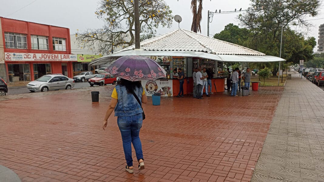 Alerta laranja: João Pinheiro e mais 244 cidades de MG podem ter chuva forte nas próximas horas