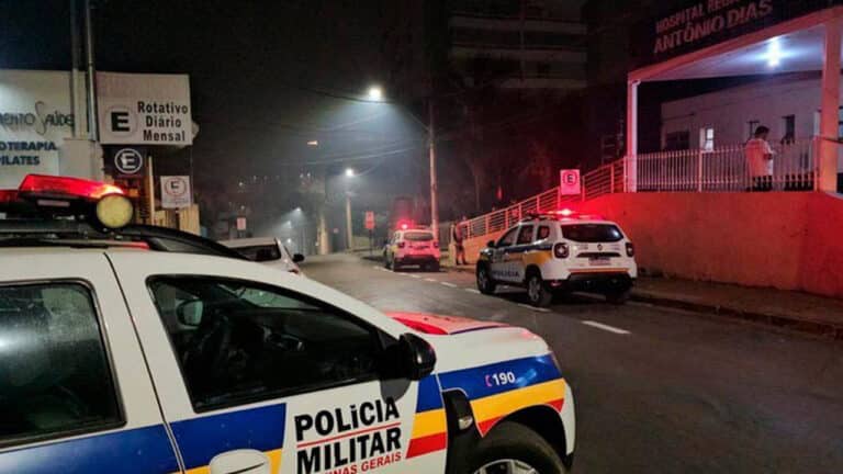Jovem com esquizofrenia joga óleo fervente na própria mãe durante surto em Patos de Minas