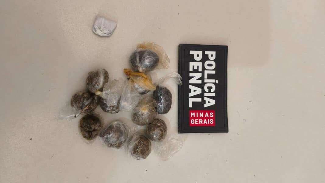 Homem corta tornozeleira e engole drogas para vender no presídio de João Pinheiro, mas é descoberto
