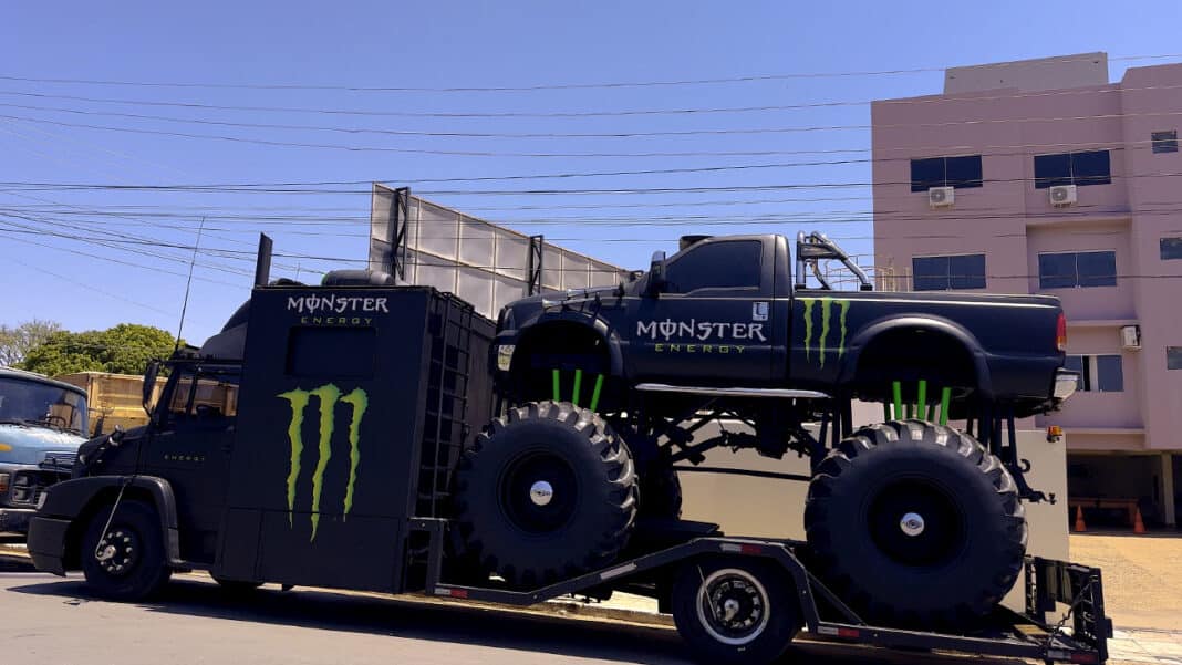 Caminhão Monster desembarca em João Pinheiro para evento com degustação de energético e cerveja
