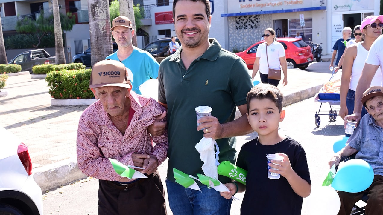 Caminhada do Abrigo Sant'Ana em João Pinheiro une alegria, emoção e apelo por mais atenção à causa da pessoa idosa