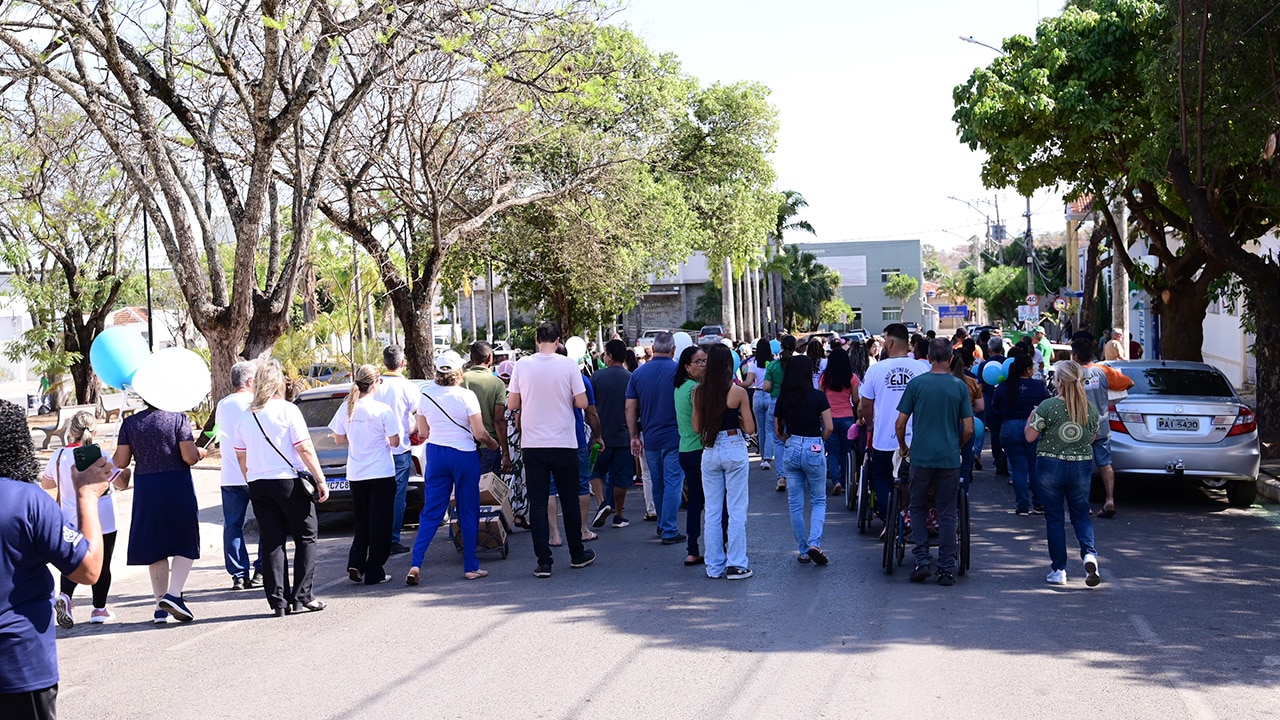 Caminhada do Abrigo Sant'Ana em João Pinheiro une alegria, emoção e apelo por mais atenção à causa da pessoa idosa