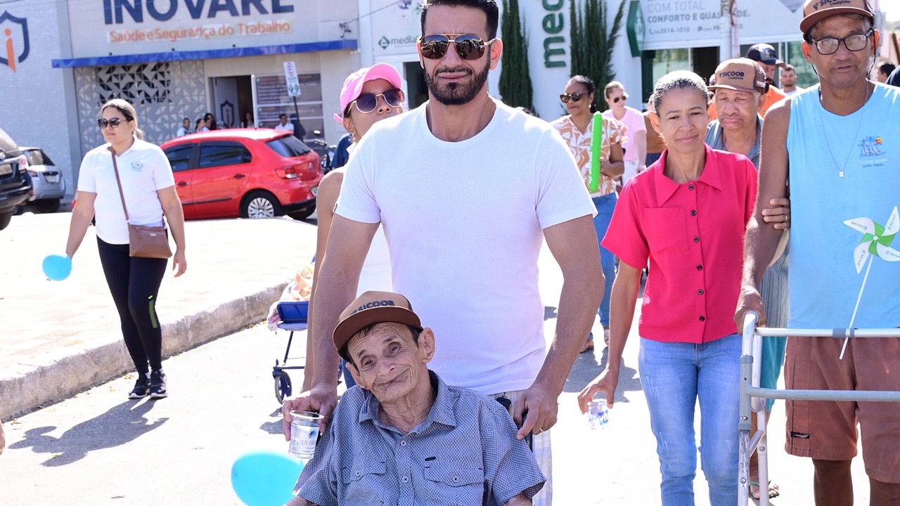 Caminhada do Abrigo Sant'Ana em João Pinheiro une alegria, emoção e apelo por mais atenção à causa da pessoa idosa