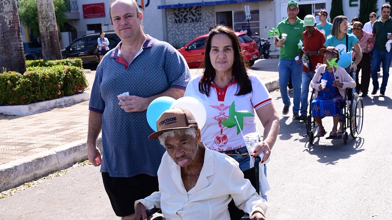 Caminhada do Abrigo Sant'Ana em João Pinheiro une alegria, emoção e apelo por mais atenção à causa da pessoa idosa