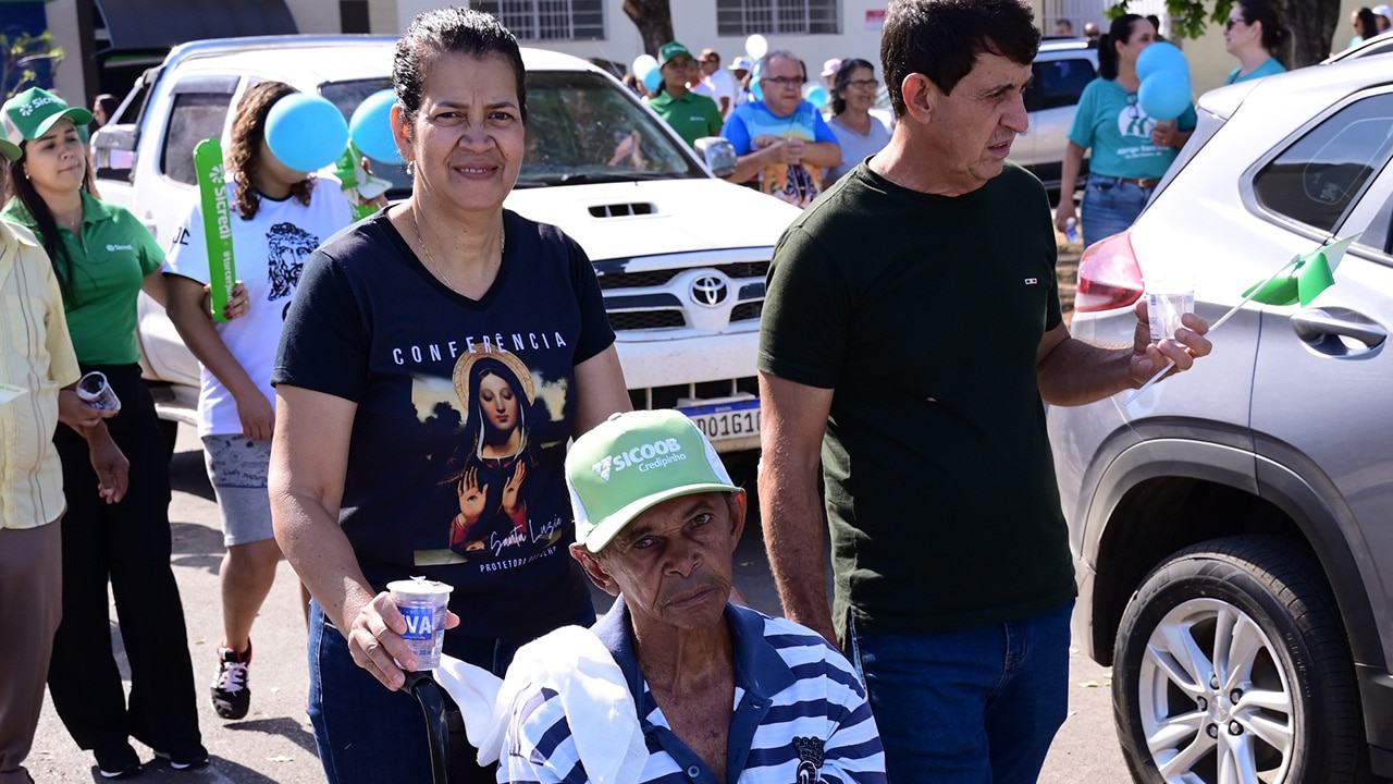 Caminhada do Abrigo Sant'Ana em João Pinheiro une alegria, emoção e apelo por mais atenção à causa da pessoa idosa