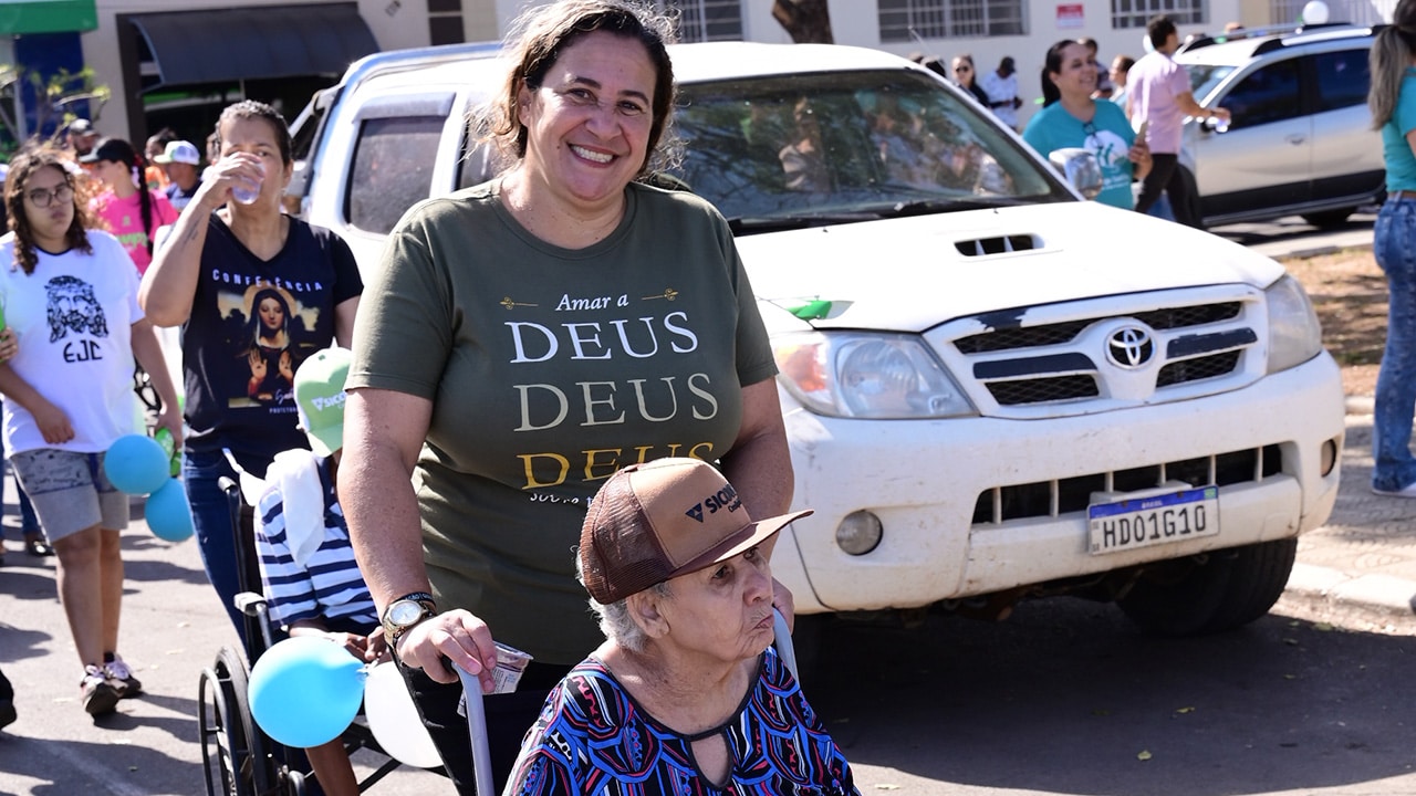 Caminhada do Abrigo Sant'Ana em João Pinheiro une alegria, emoção e apelo por mais atenção à causa da pessoa idosa