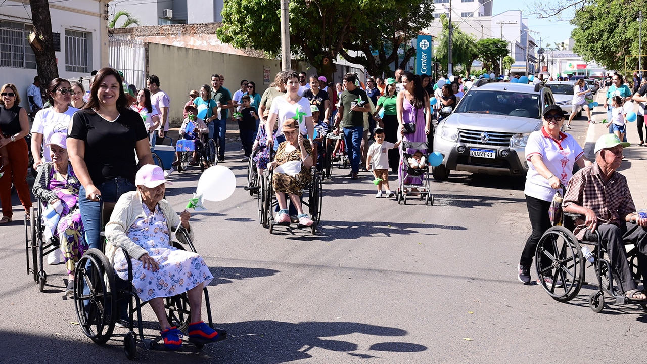 Caminhada do Abrigo Sant'Ana em João Pinheiro une alegria, emoção e apelo por mais atenção à causa da pessoa idosa