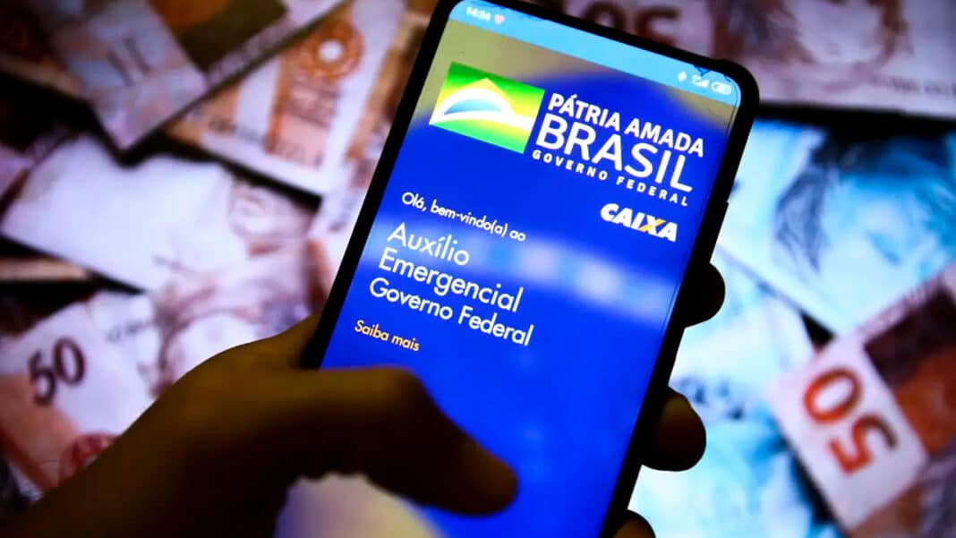 Minas tem 21 mil famílias na mira do governo para devolver Auxílio Emergencial; veja como pagar