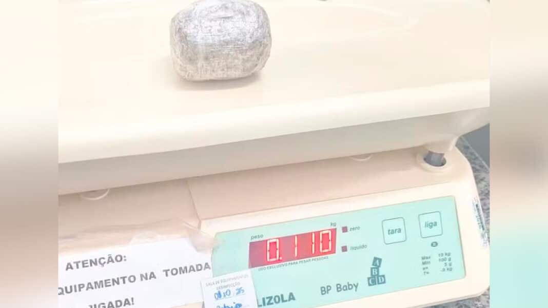 Teve que sair na cirurgia: mulher trans esconde
