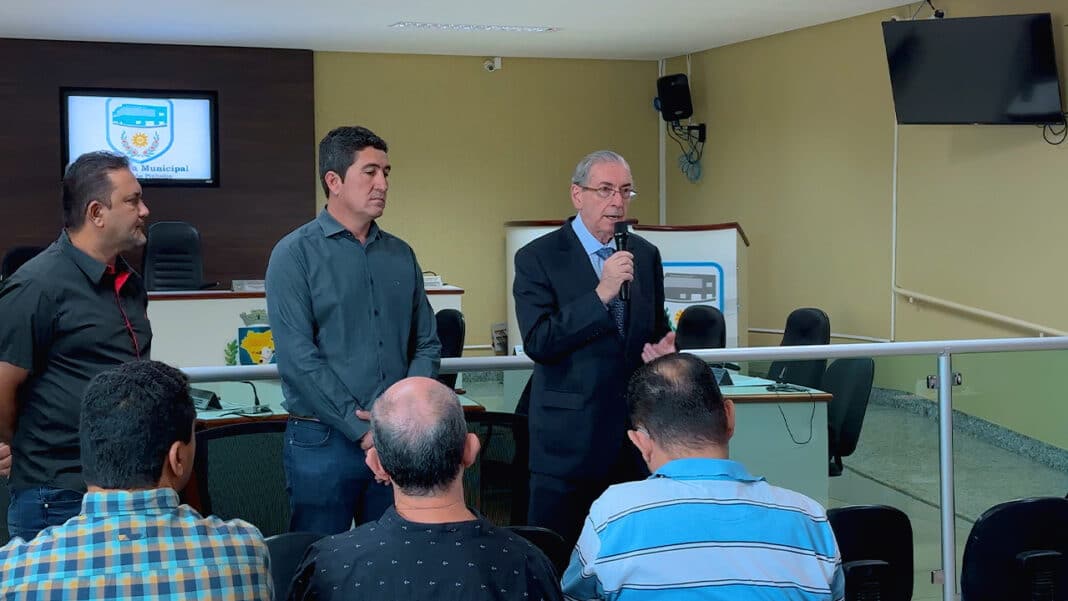 Eduardo Cunha compra duas rádios em João Pinheiro e confirma pré-candidatura a deputado federal por MG
