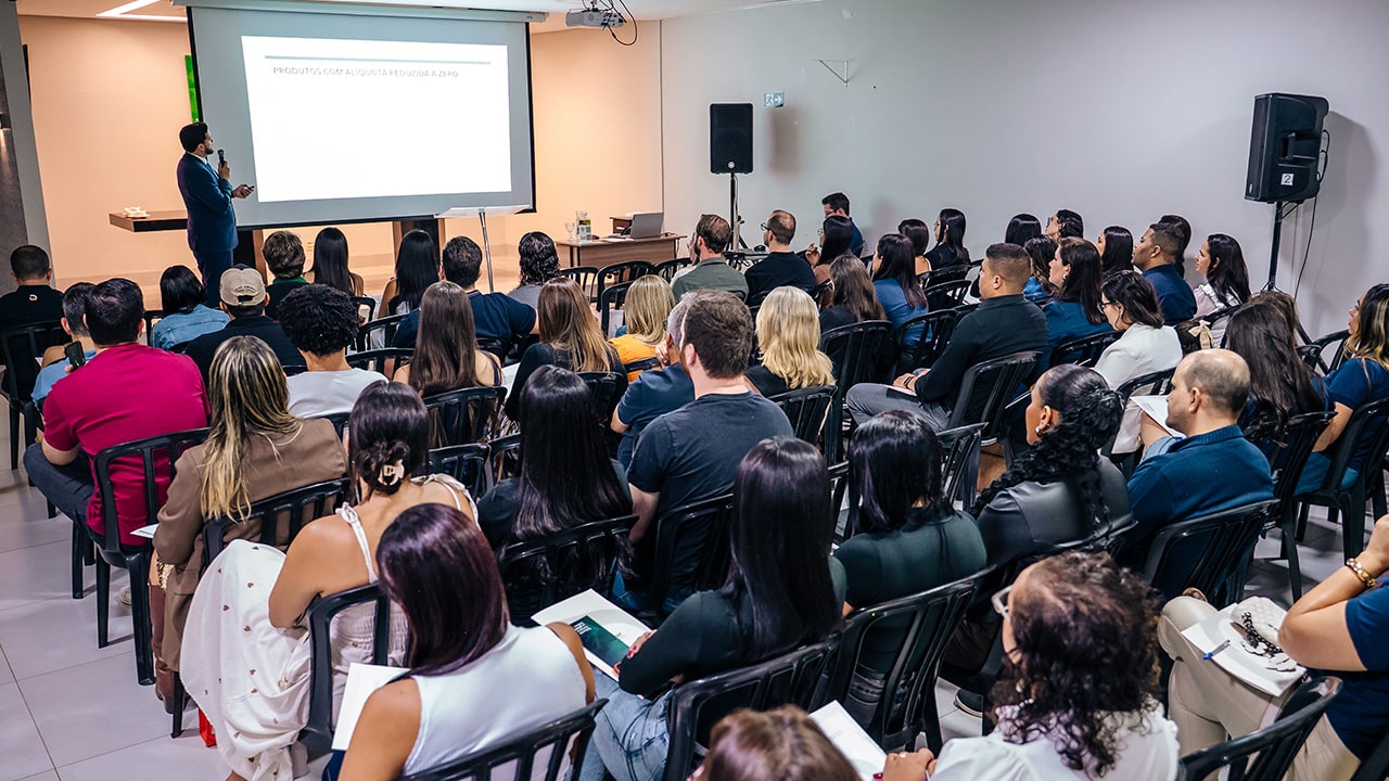 Com palestra de especialista, evento em João Pinheiro busca despertar empresários para a Reforma Tributária