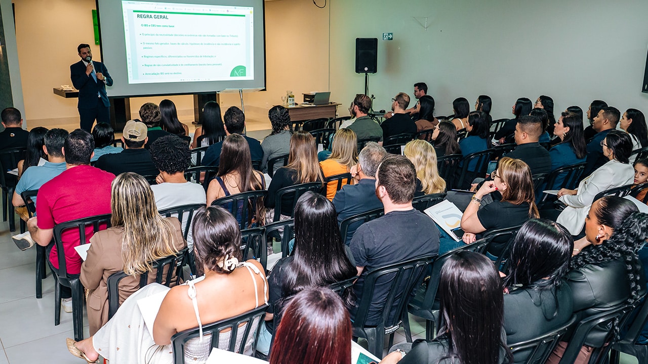 Com palestra de especialista, evento em João Pinheiro busca despertar empresários para a Reforma Tributária