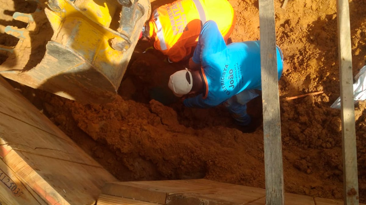 Tragédia: trabalhador morre soterrado em obra de manutenção de esgoto da prefeitura de Arinos