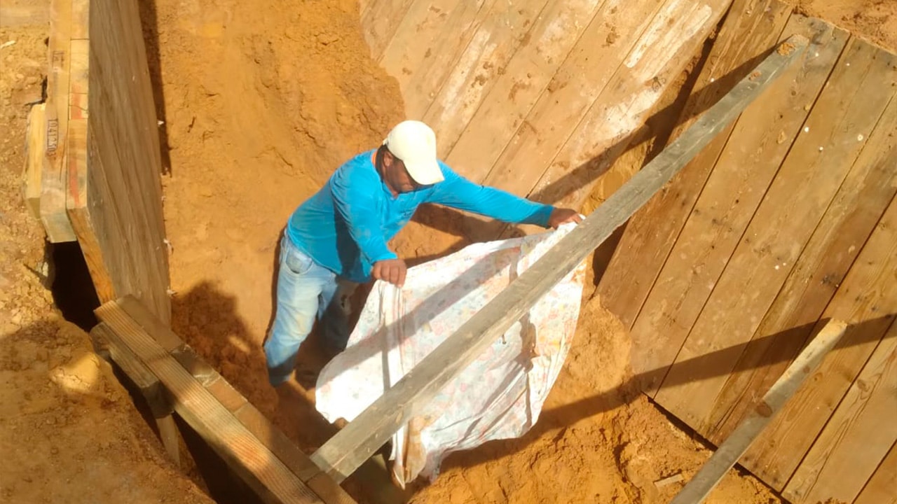 Tragédia: trabalhador morre soterrado em obra de manutenção de esgoto da prefeitura de Arinos