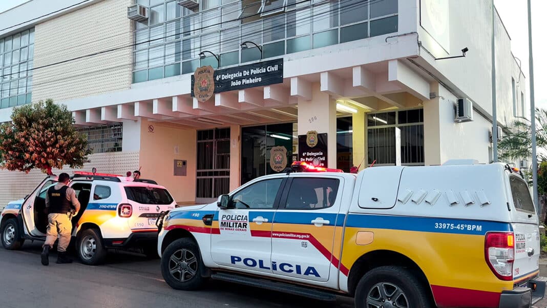 Dupla de funcionários é presa após furtar R$ 15 mil, pinga e cerveja de fazenda em João Pinheiro