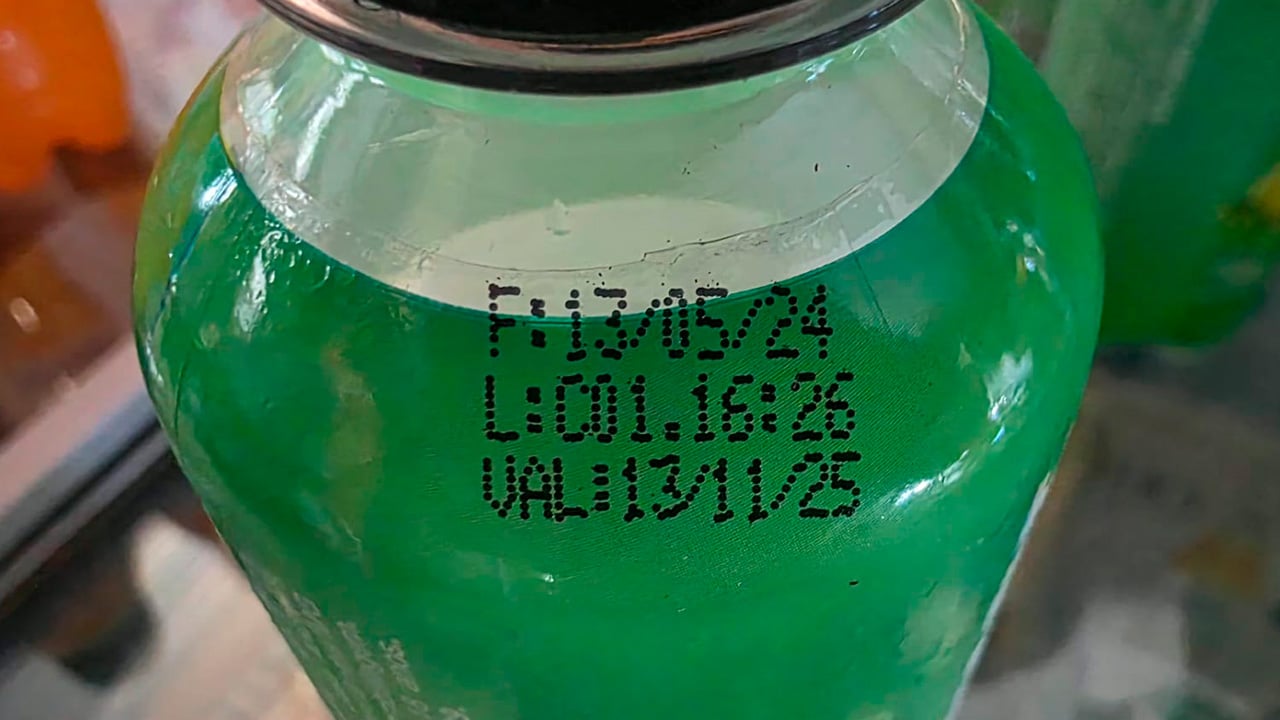 Operação flagra bebidas vencidas e alvarás irregulares em bares de Brasilândia de Minas