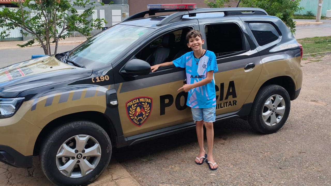 Polícia Militar leva muita alegria e diversão para crianças em Ação Social em João Pinheiro