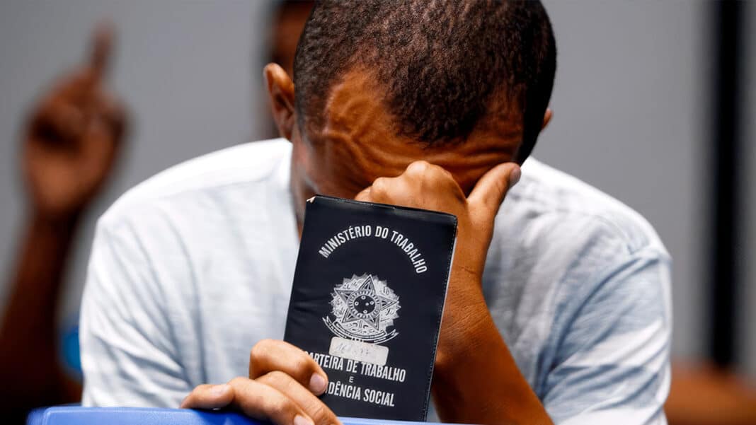 Trabalhadores terão aumento de R$ 103,00 no salário mínimo em 2026; novo valor deve chegar a R$ 1.621,00