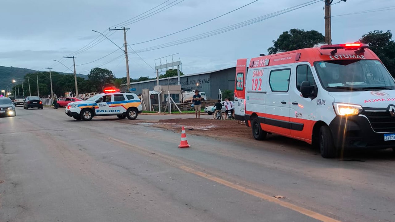 Motociclista sofre fratura exposta ao bater em lateral de ônibus na MG-181 em Brasilândia de Minas