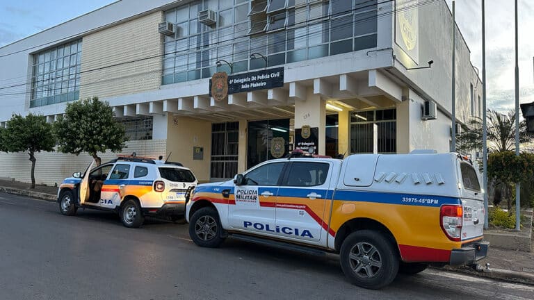Idoso condenado por homicídio invade quarto e estupra mulher sob ameaça de morte em João Pinheiro