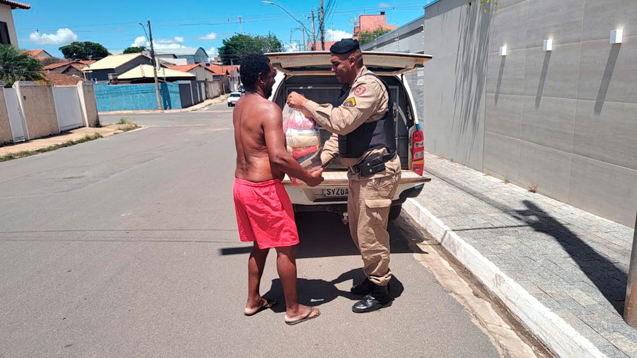 Polícia Militar de João Pinheiro atinge marca de 190 cestas básicas entregues para famílias carentes ao longo de 2025