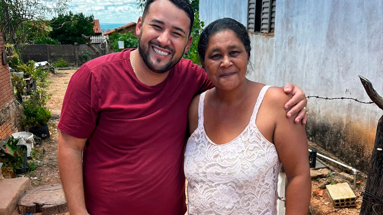 Natal Solidário: Gordinho do Açougue entrega 60 cestas básicas para famílias carentes de João Pinheiro