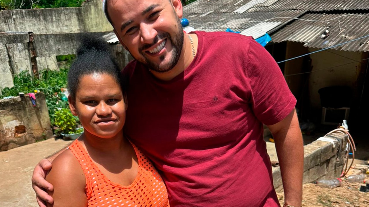 Natal Solidário: Gordinho do Açougue entrega 60 cestas básicas para famílias carentes de João Pinheiro