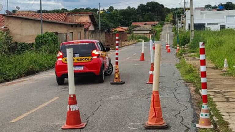 Fim da baliza eliminatória e carro que "morre" não reprova: veja as novas regras para tirar a CNH