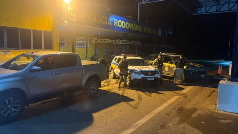 Homem é preso no posto da PRF em Paracatu com Hilux clonada; ele receberia R$ 4 mil para levar carro a Goiás