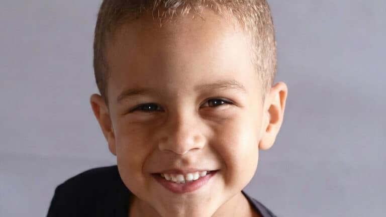 Tragédia! Menino de 3 anos morre engasgado com pirulito e deixa cidade de Minas Gerais em choque