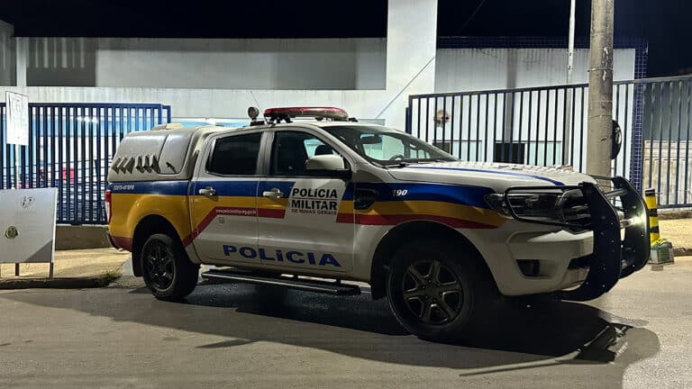 Jovem quebra promessa de não beber e agride namorada que buscava pertences para sair de casa em João Pinheiro