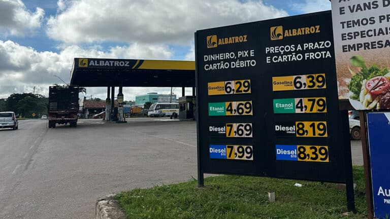Diesel bate R$ 7,99 e gasolina chega a R$ 6,29 nos postos de combustíveis de João Pinheiro