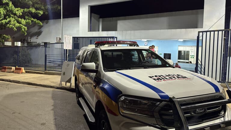 Irmão agride a irmã por não aceitar ela usar drogas e não cuidar do filho em João Pinheiro