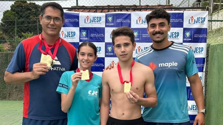 Talento e dedicação! Alunos do Colégio Darcilia Coimbra levam ouro na natação dos Jogos Escolares Pinheirenses
