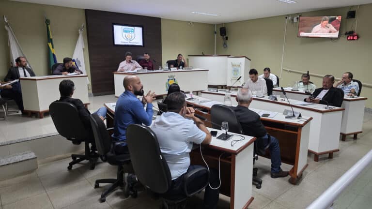 Compra de lote milionário volta à pauta e vereadores votam hoje se derrubam veto em João Pinheiro