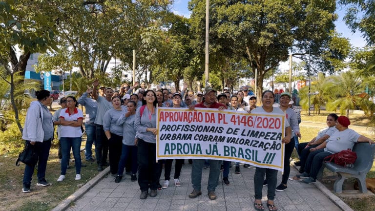 Limpeza parada: garis de João Pinheiro aderem à paralisação nacional por piso salarial