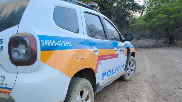 Por ciúmes de amiga, jovem ameaça matar barbeiro, dá soco e ainda volta com pau na mão em Brasilândia de Minas 