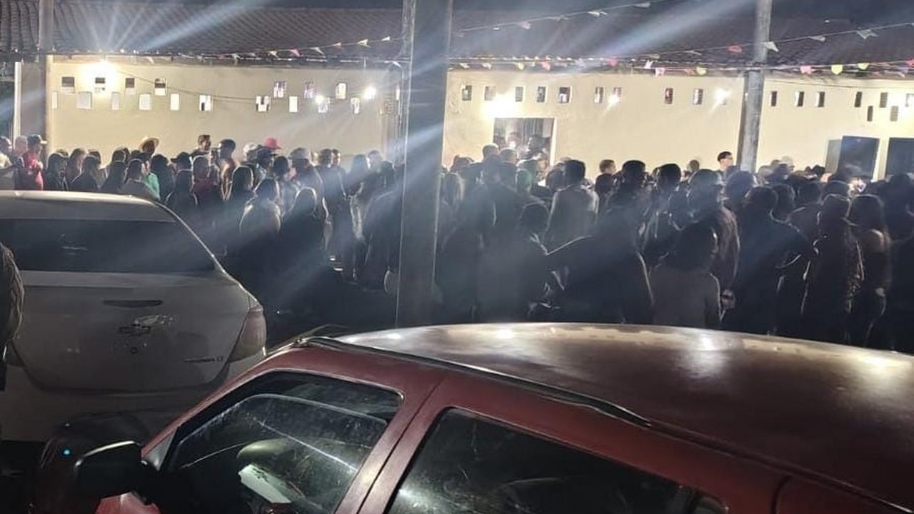 Pisada no pé termina em tiro durante Folia de Reis no povoado de Vila das Almas, em João Pinheiro