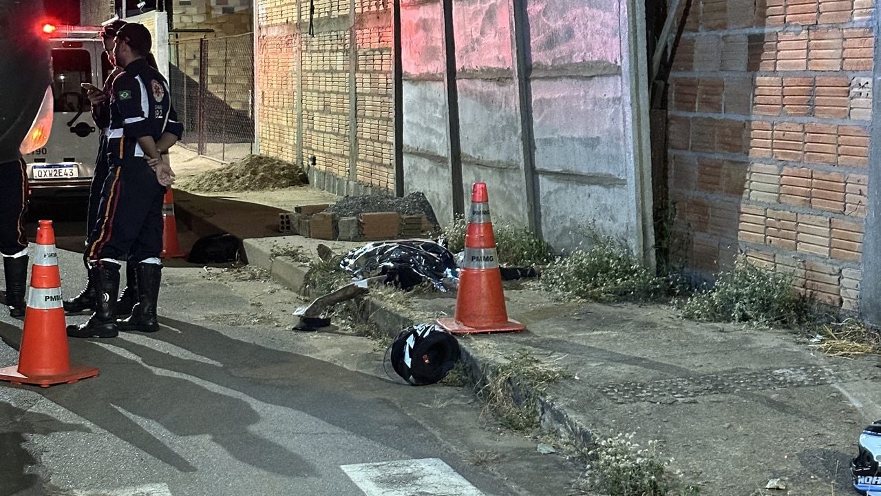Câmera registra momento de batida que terminou com morte de jovem de 18 anos na COHAB, em João Pinheiro