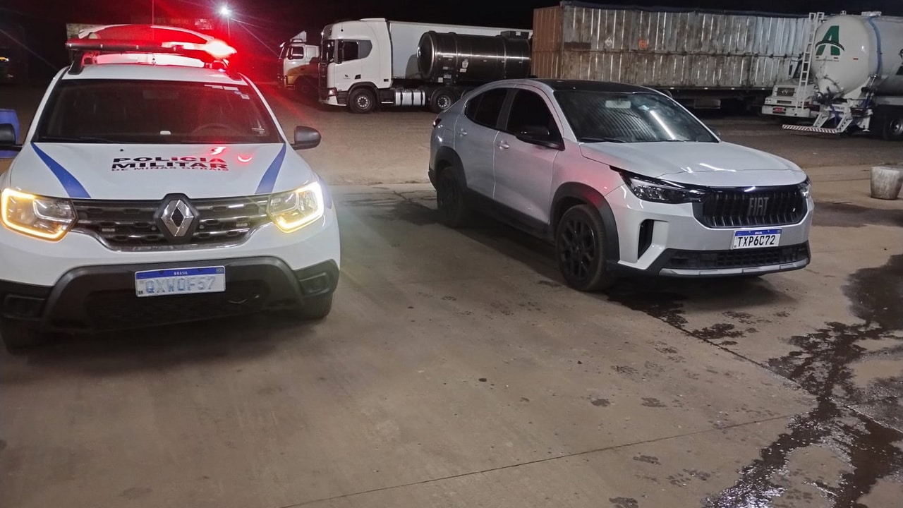 Carro clonado é interceptado pela Polícia na BR-040 e dois homens acabam presos em João Pinheiro
