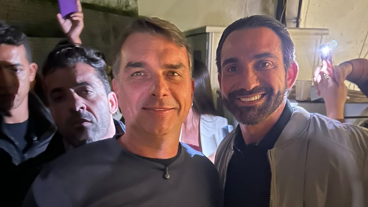 Pinheirense, Lúcio Flávio, marca presença na convenção que oficializou Flávio à Presidência da República